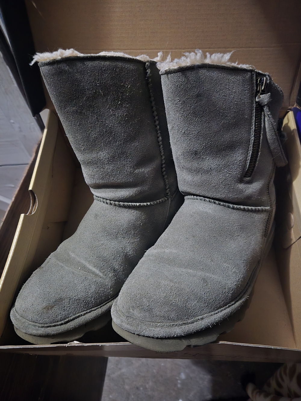 0BearPaw Pull On Olive Boots